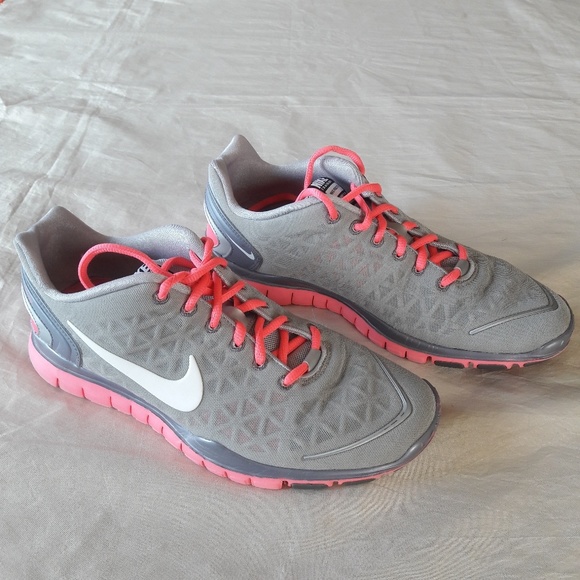 Nike Shoes - Nike Free TR Fit 2 Women's Shoes